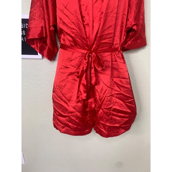 Victoria Secret 2000โs Red Satin Robe With An Ajustable Waistband Size Medium - Picture 2 of 9